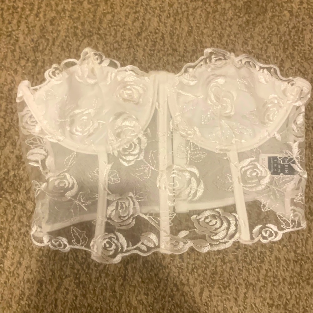 Size small woman’s white cropped corset